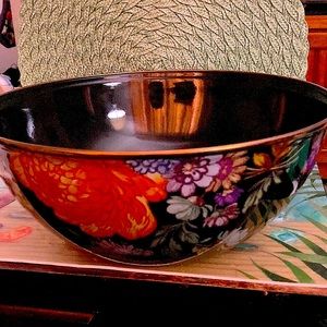 BEING RETIRED !! BLACK FLOWER MARKET EVERYDAY BOWL LARGE.